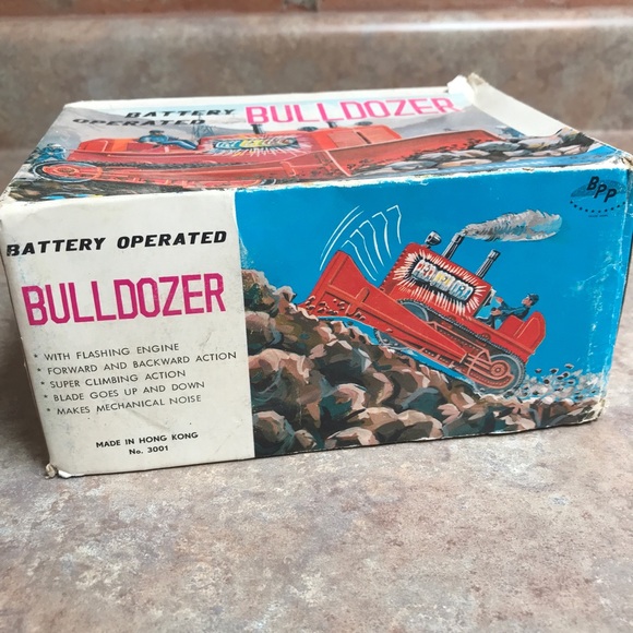 Vintage Battery Operated Bulldozer - Picture 2 of 10